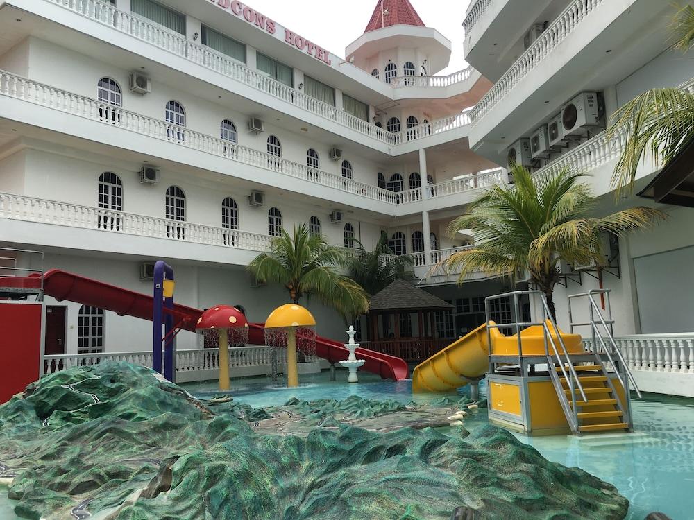 Landcons Resort Langkawi Exterior photo